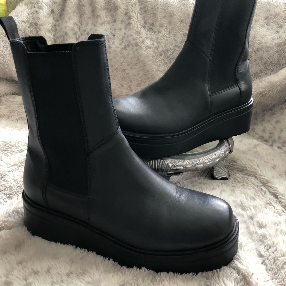 Steve Madden Black Clarisa Leather Platform